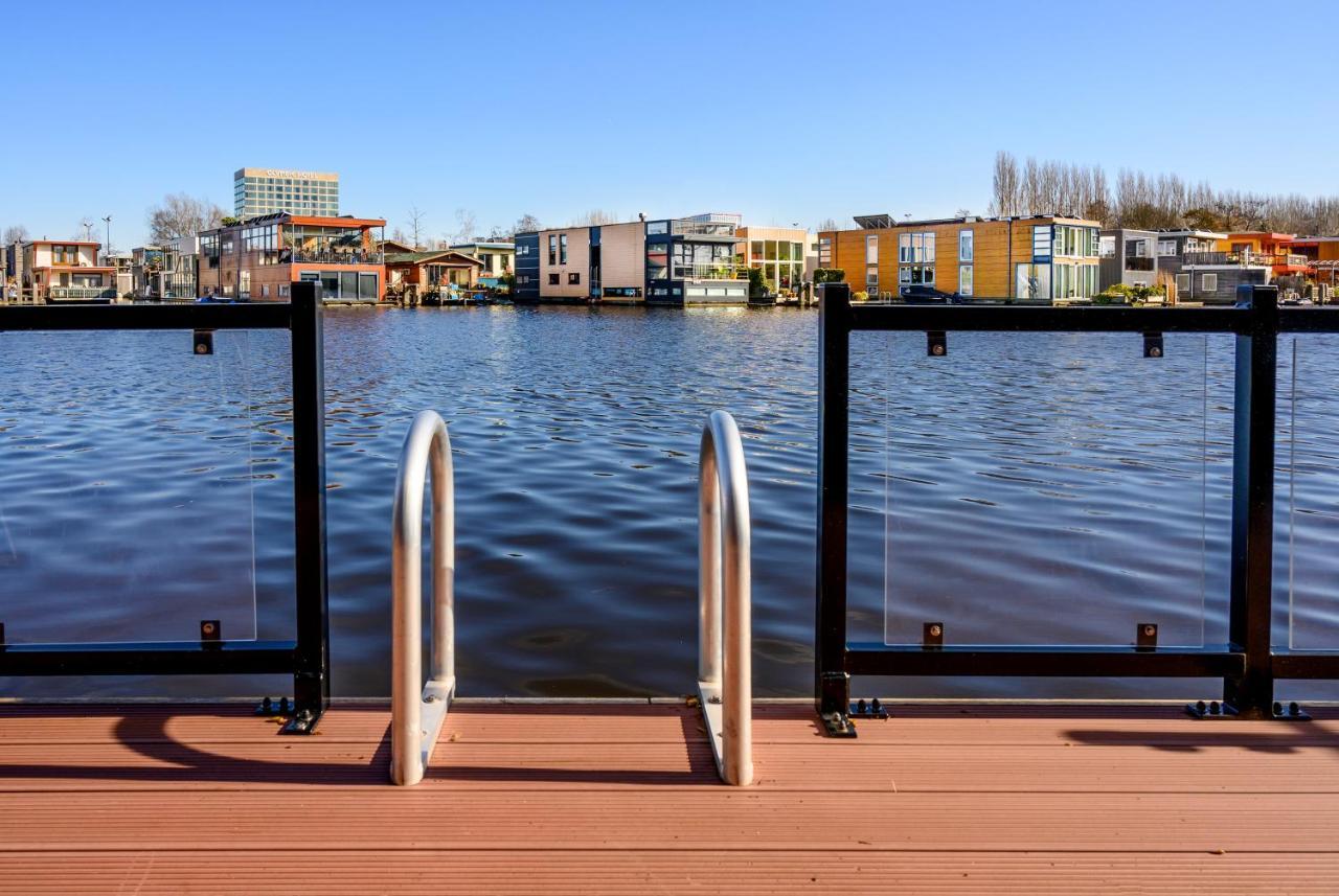 Houseboat Studio With Canalview And Free Bikes アムステルダム エクステリア 写真