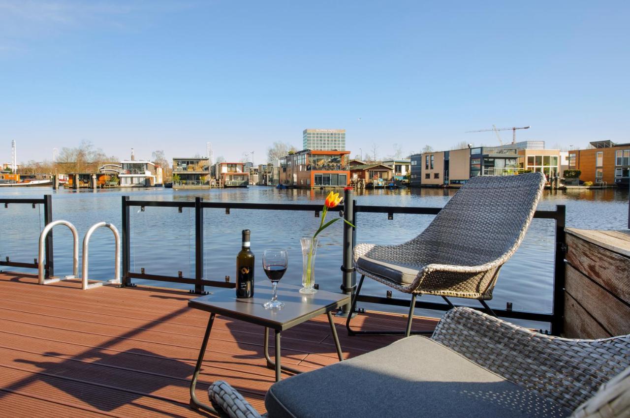 Houseboat Studio With Canalview And Free Bikes アムステルダム エクステリア 写真