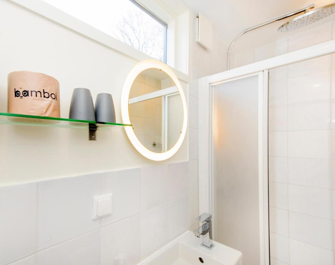 Houseboat Studio With Canalview And Free Bikes アムステルダム エクステリア 写真