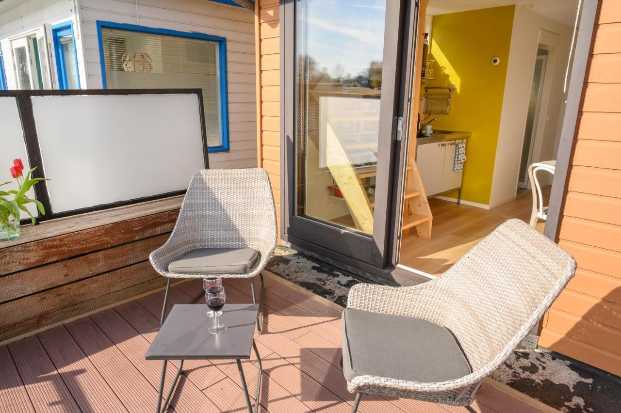 Houseboat Studio With Canalview And Free Bikes アムステルダム エクステリア 写真