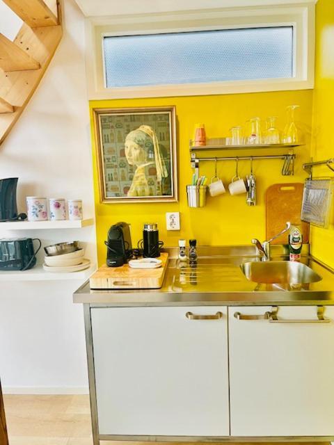 Houseboat Studio With Canalview And Free Bikes アムステルダム エクステリア 写真